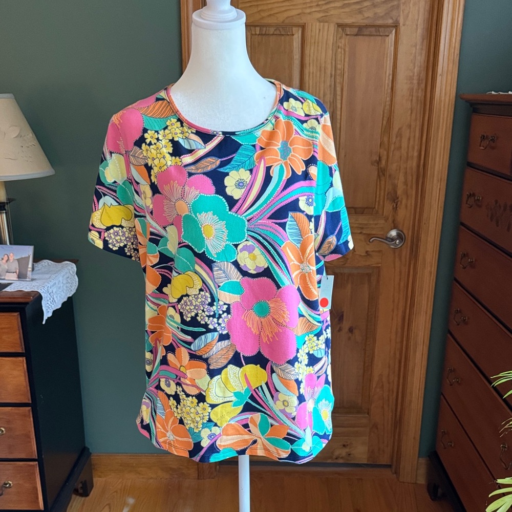 Floral Short-Sleeve Crewneck Top in Multicolor